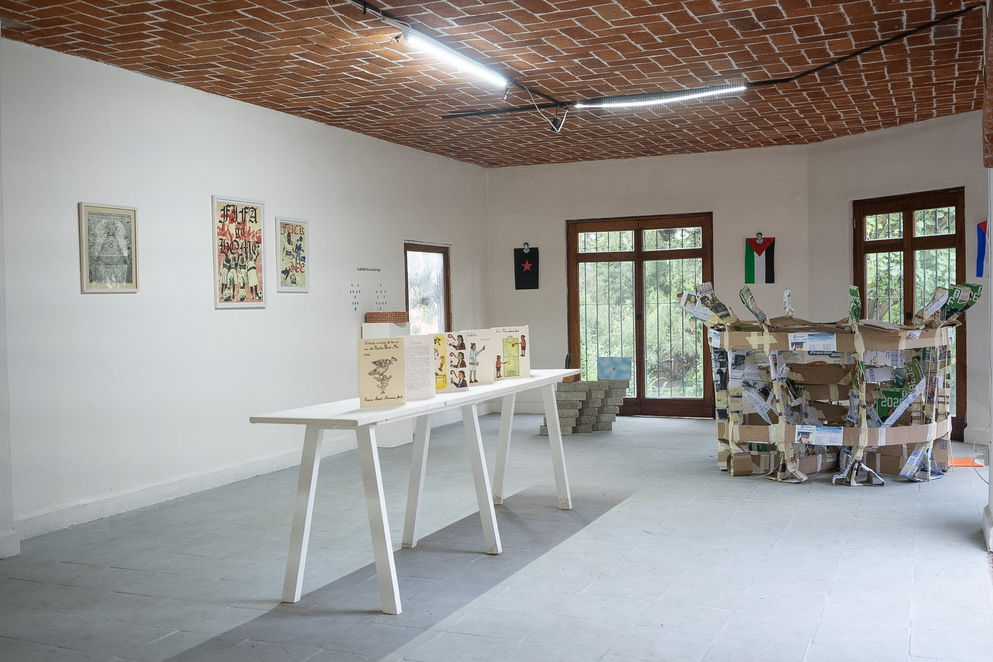 Exhibition view “Al balón le vale m*dres”, La Quiñonera. Courtesy of MalPaís. Photographs: Clara Miquel