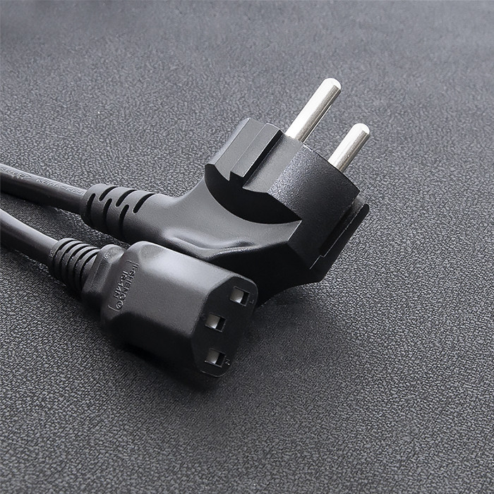 Qoltec Kabel zasilający IEC C13/SCHUKO | 3x0.75mm² | 1.5m - zdjęcie 3