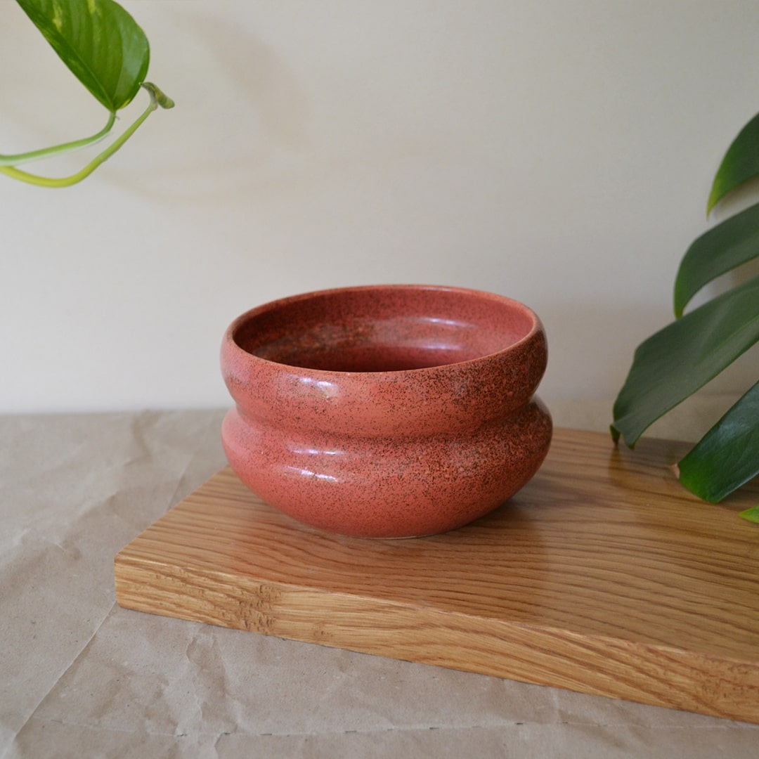 Curvy terracotta bowl
