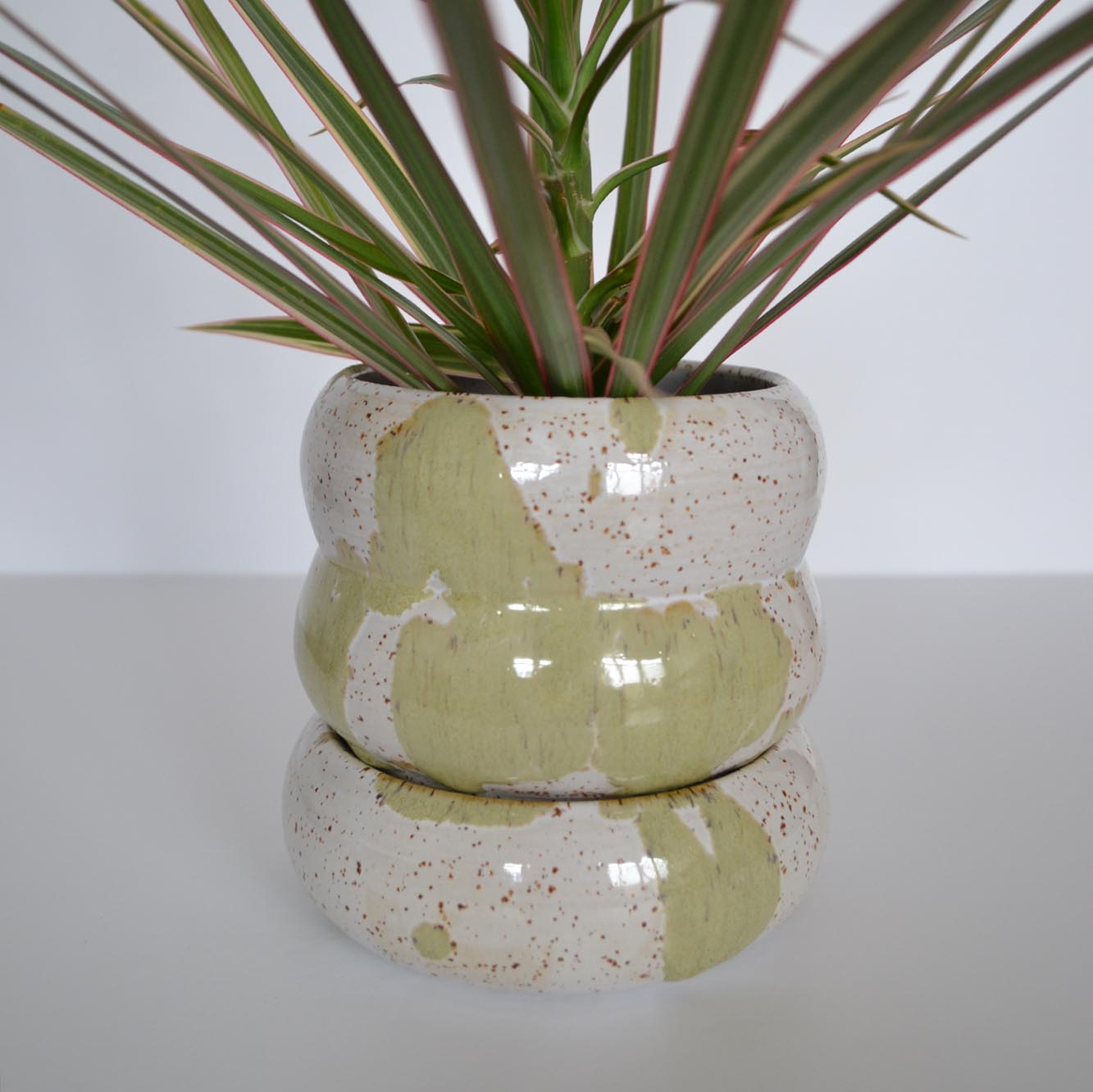 Loise Planter - Abstract jungle in medium size
