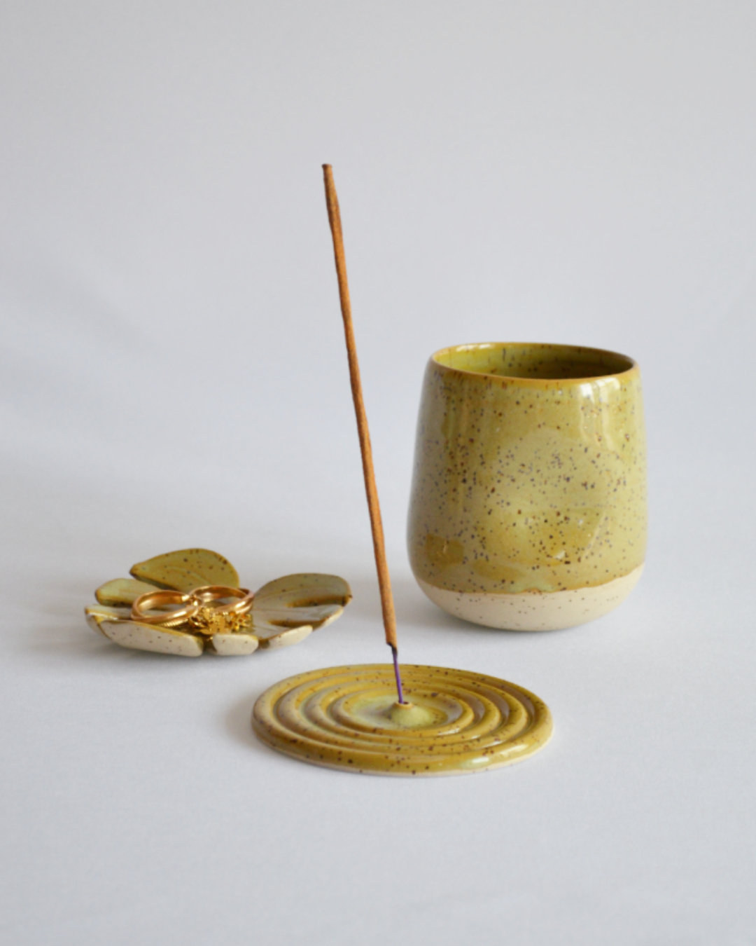 Wave Incense Holder in Algae