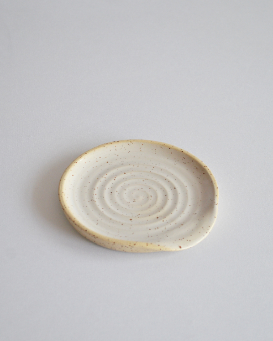 Spira Spoon rest in Shell