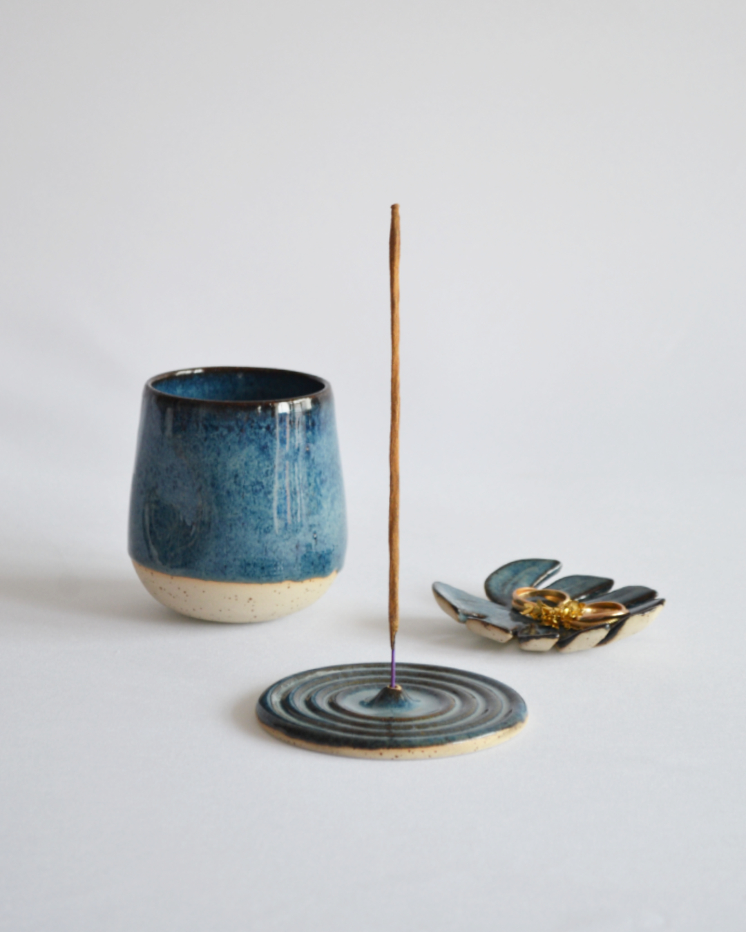 Wave Incense Holder in Deep Sea