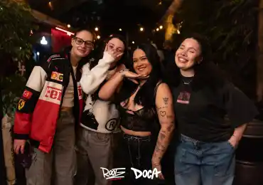 8a760d49-d61d-4d22-a96a-528250ff6060.webp