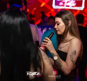 9dc6fce9-bd64-41fb-9b6d-2446642c1d4a.webp