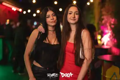 e2f27fe8-d838-4d75-9caf-7df1b5845f98.webp