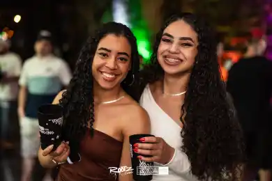9b85fccd-6433-4fe9-a1e9-ea2ed69c4684.webp