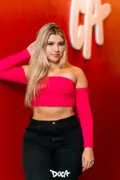 a6c40512-8046-4e99-beca-0a152411163f.webp