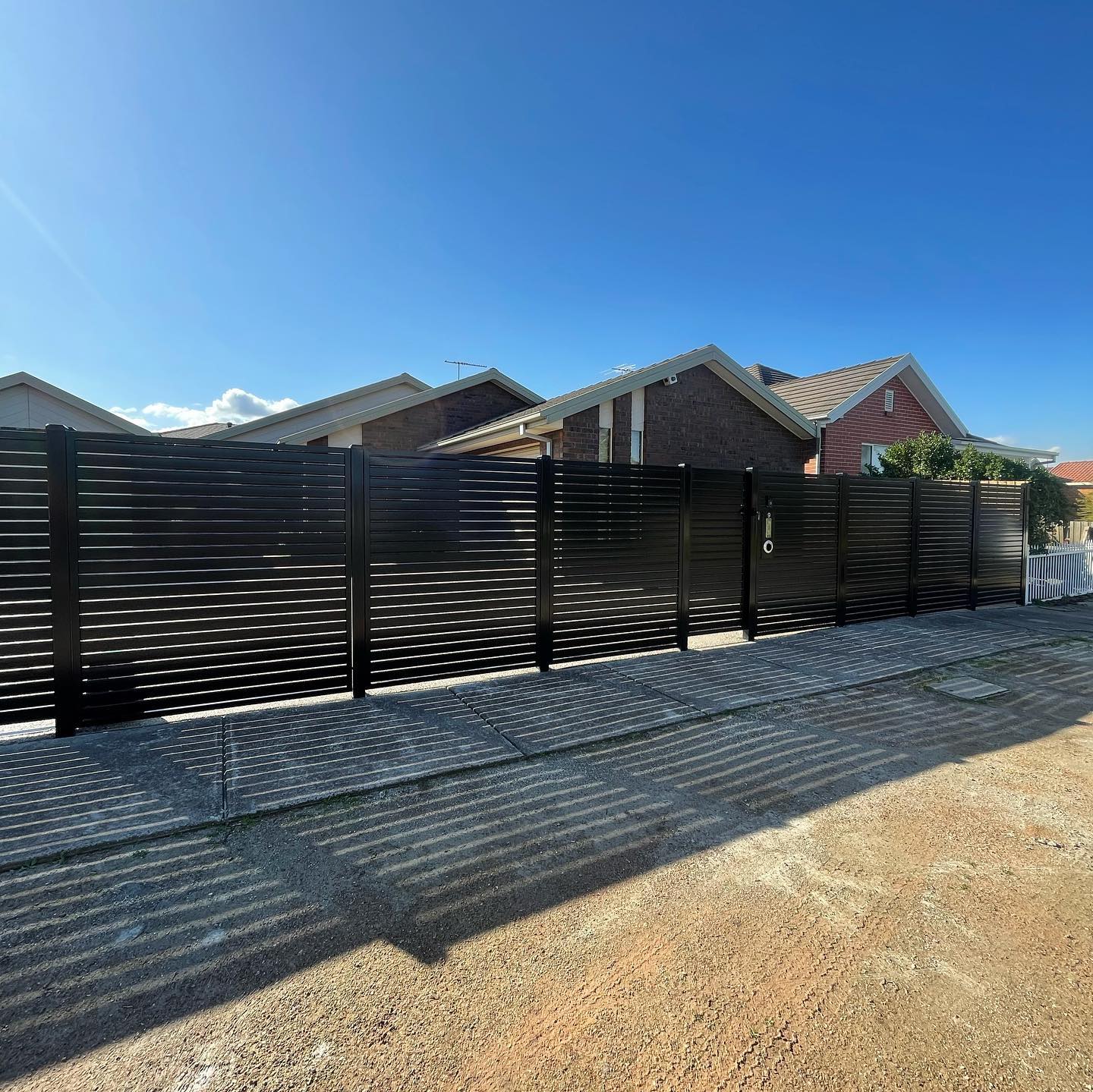 Challenging 1.8m Steel Gate Installation with #centsys D5 Smart WiFi Capability in St Albans 4 Steel gate in front of residential property