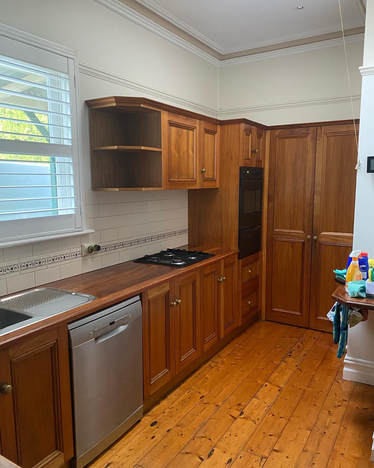 White subway tile backsplash