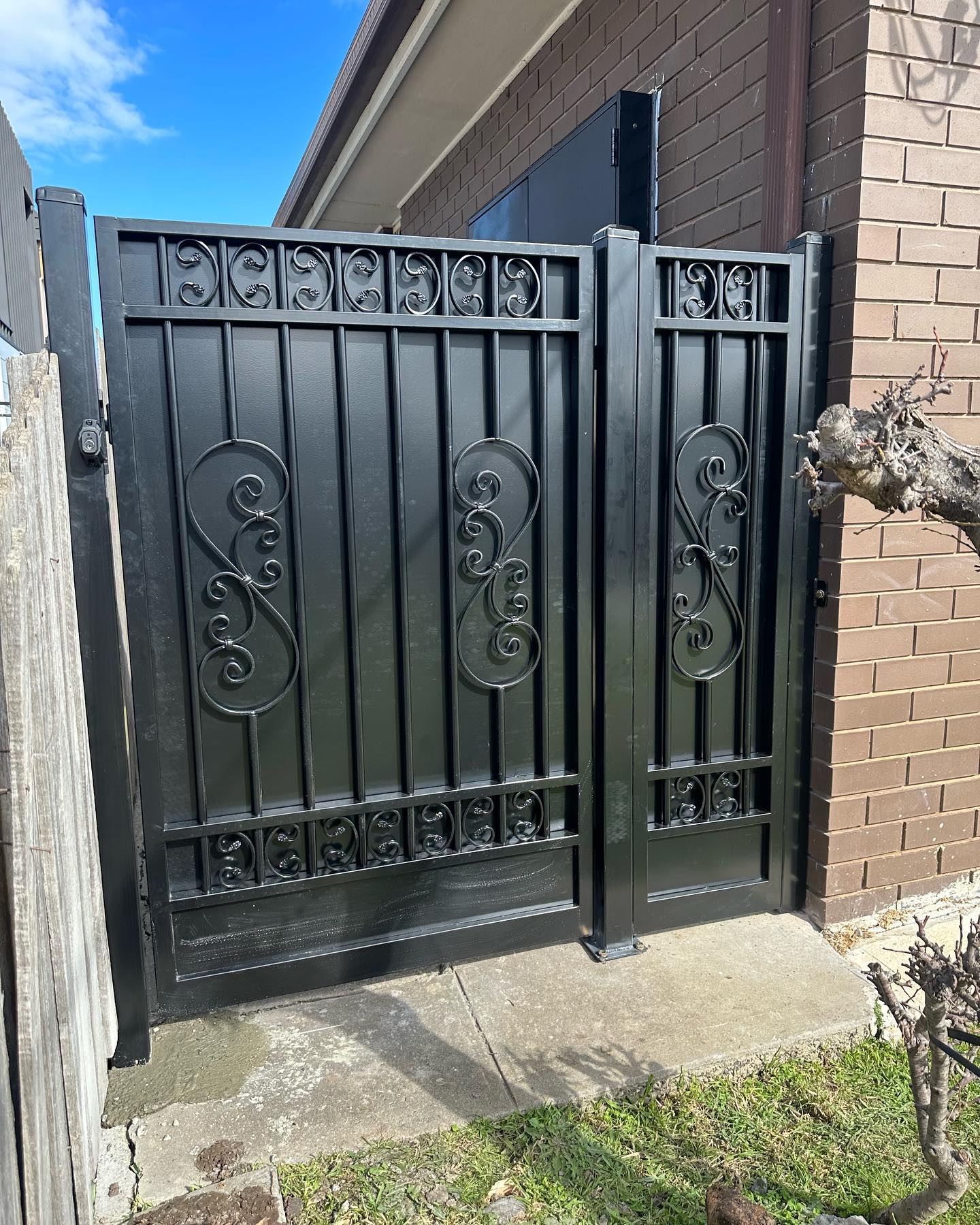 Custom Steel Gate Installation in Rosanna VIC - A Success Story 3 Custom steel gate painted black with vertical bars
