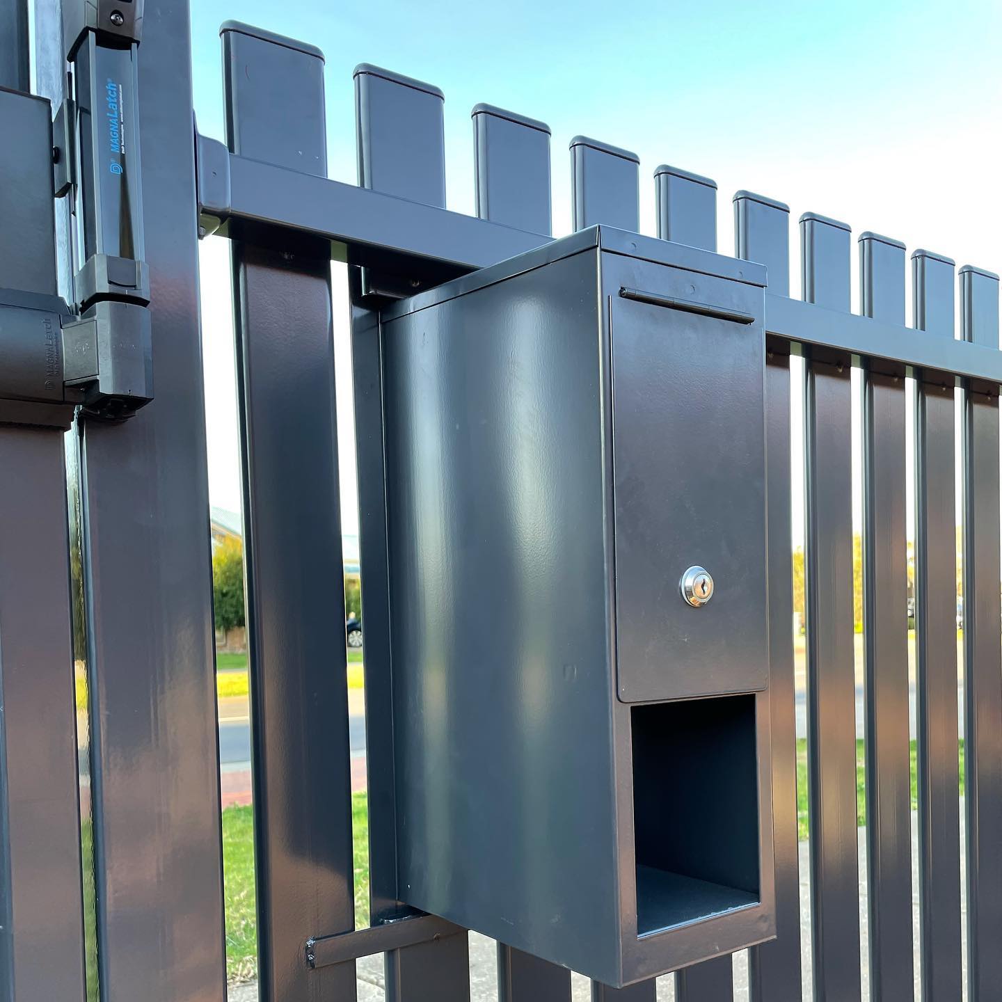 Sliding gate mechanism powered by BFT technology