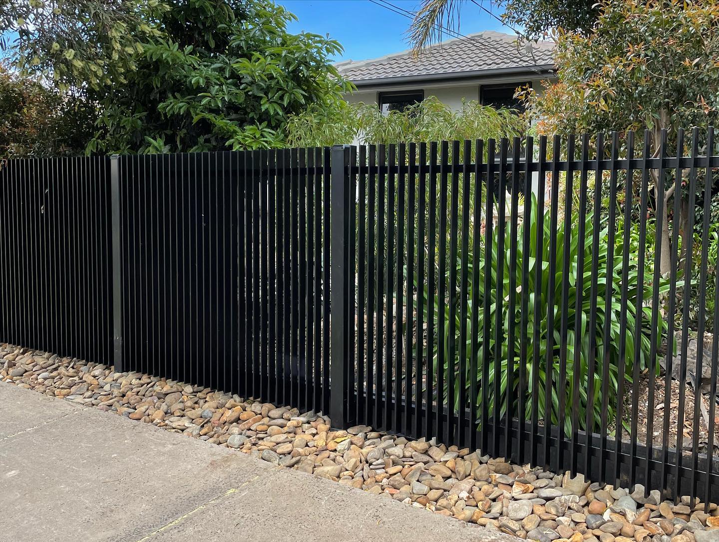 sliding gates Macleod