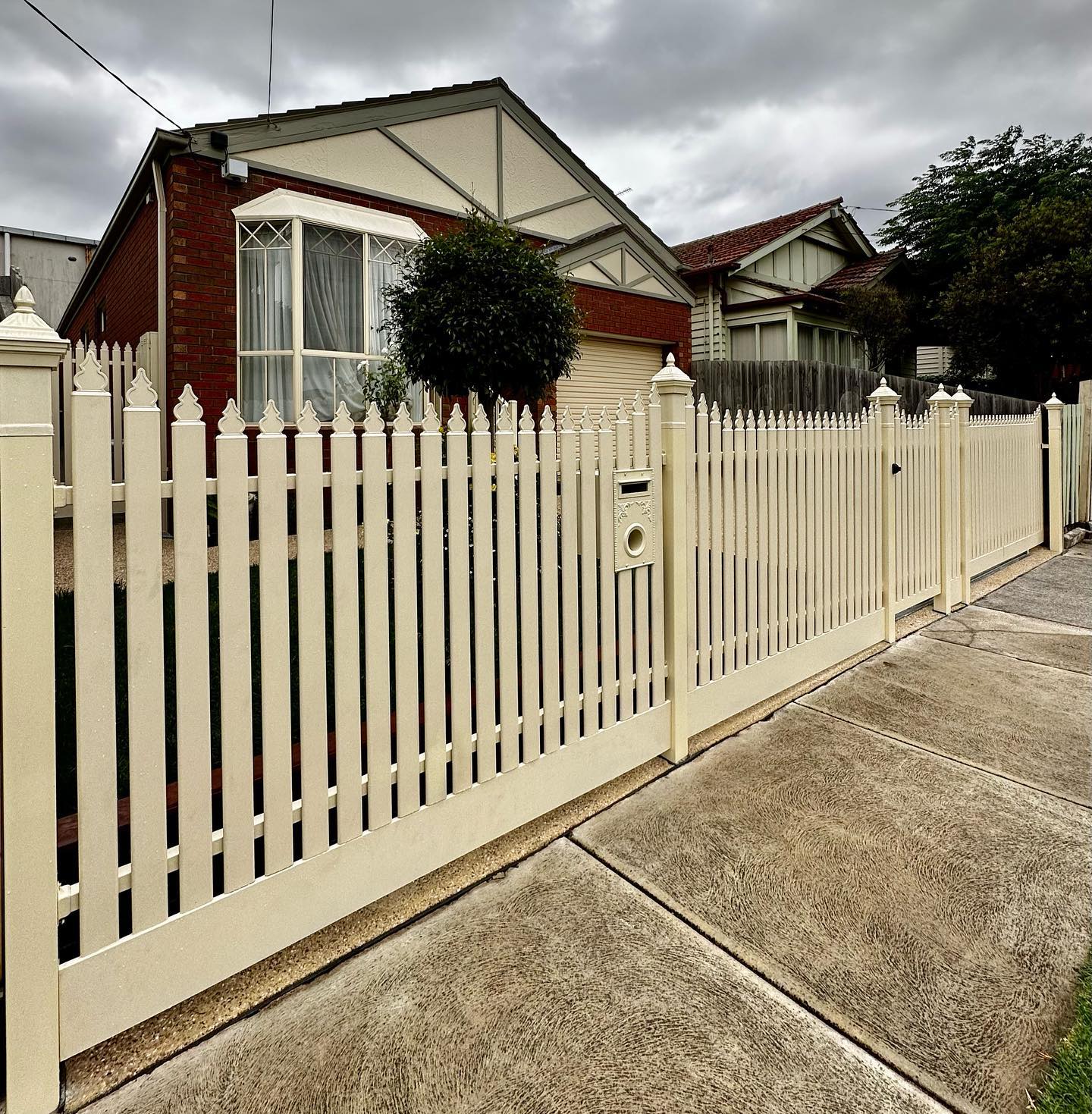 Elegant Scalloped Windsor Picket Fence in Flemington 4 Elegant scalloped Windsor picket fence