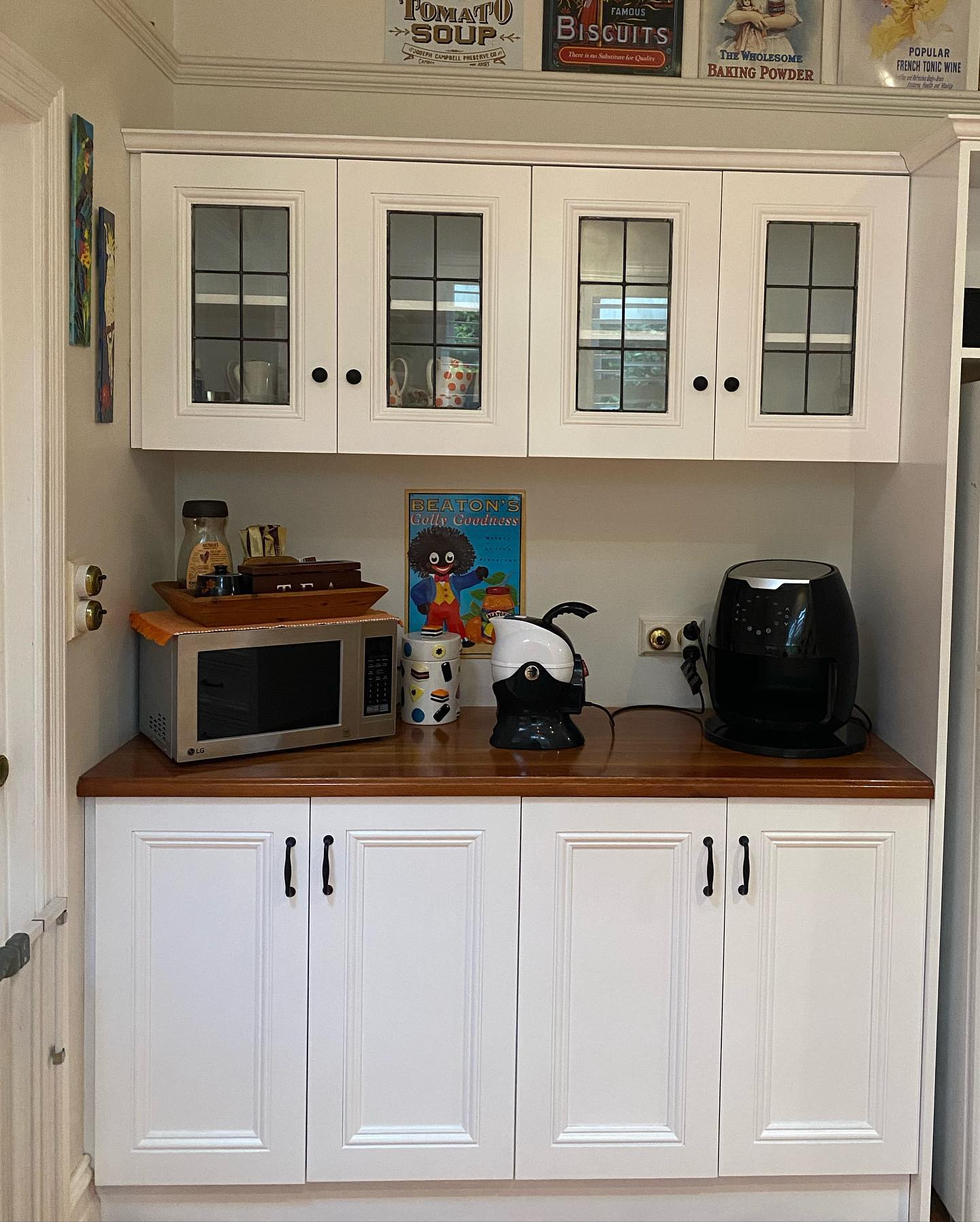 Modernized kitchen setup with small appliances