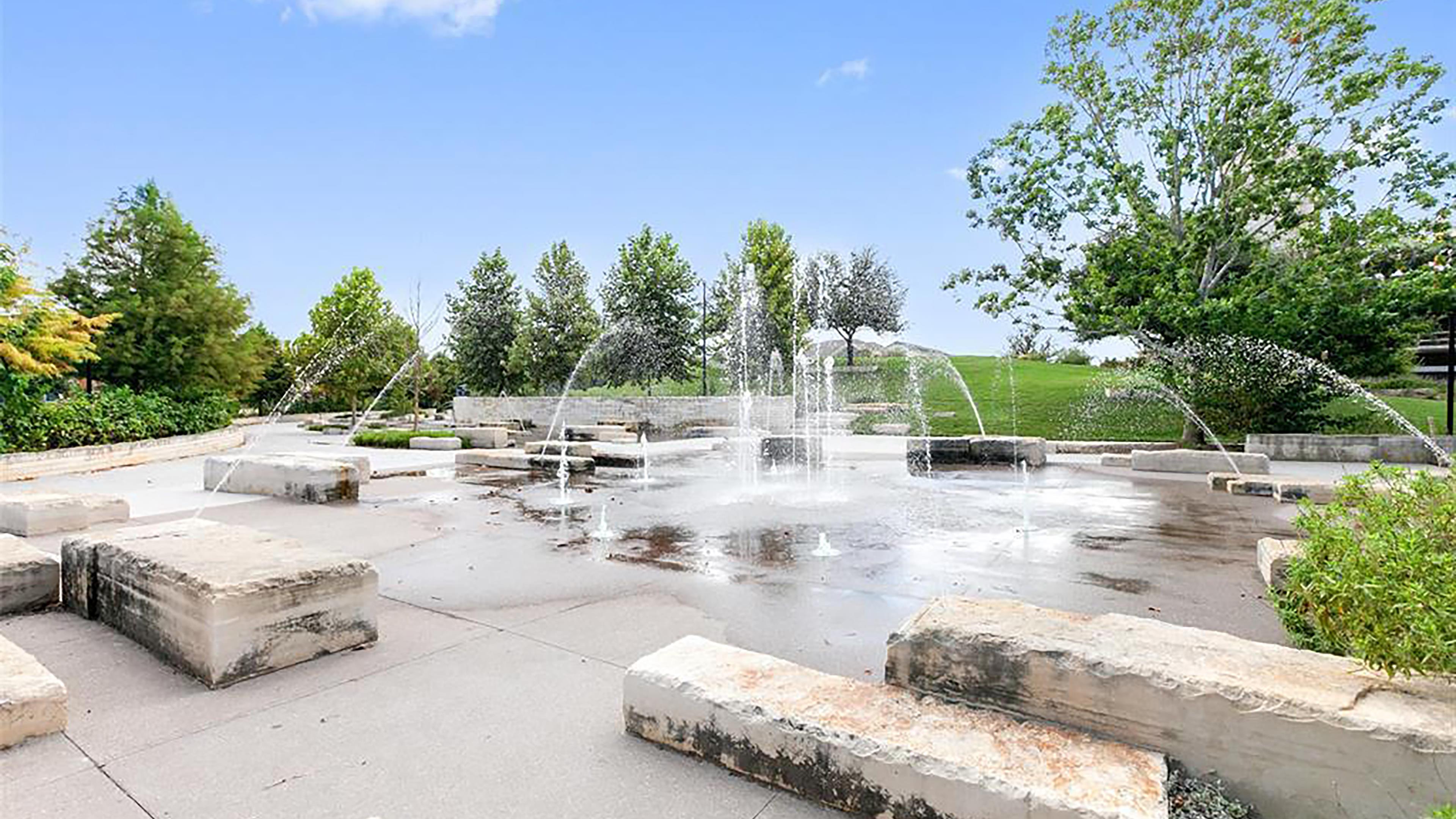 MUELLER EIGHT LIVE WORK COLLECTION