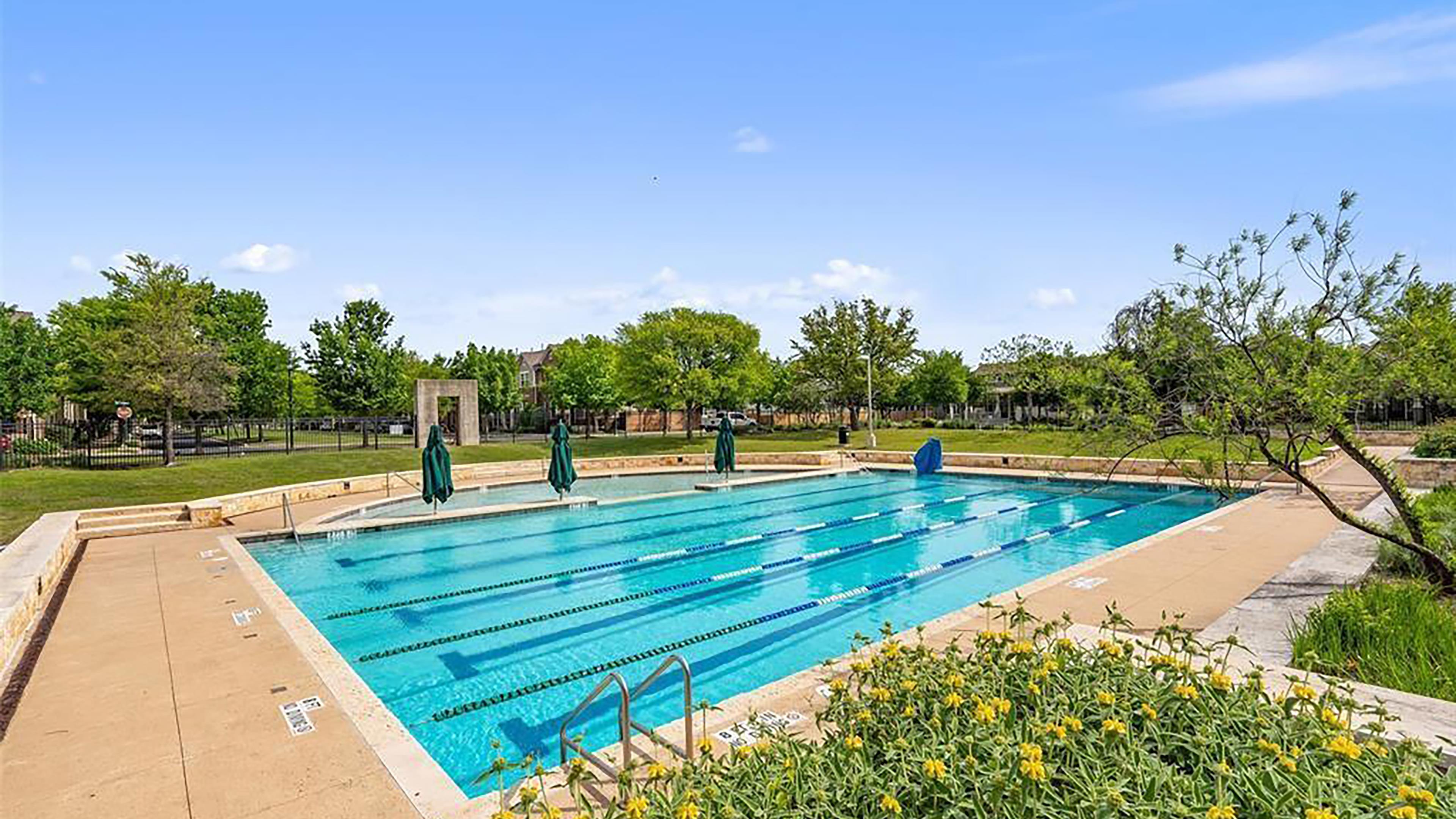 MUELLER EIGHT LIVE WORK COLLECTION