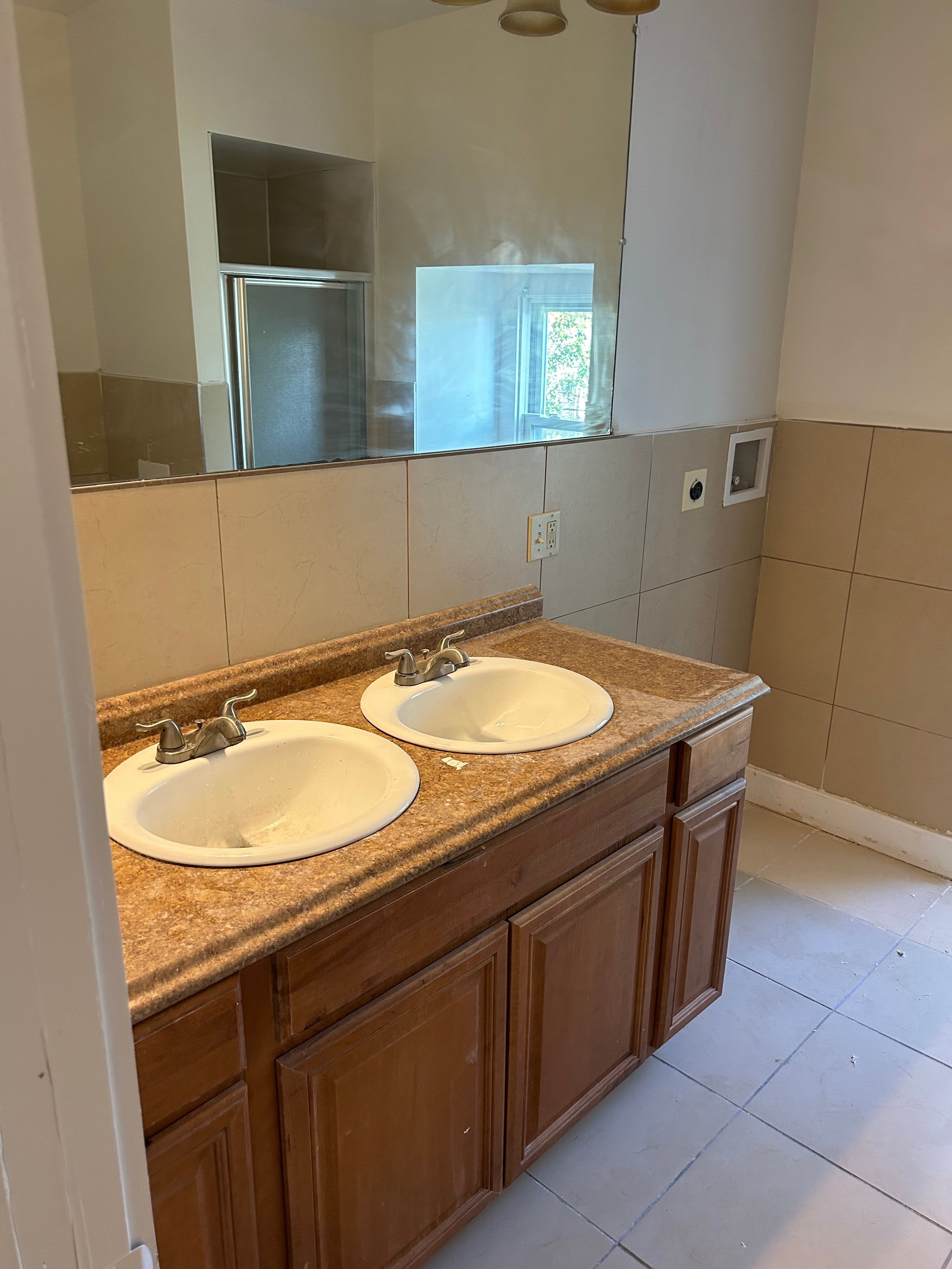 4 Bedroom Rental – 702 E 20th St #D, Chester, PA 19013