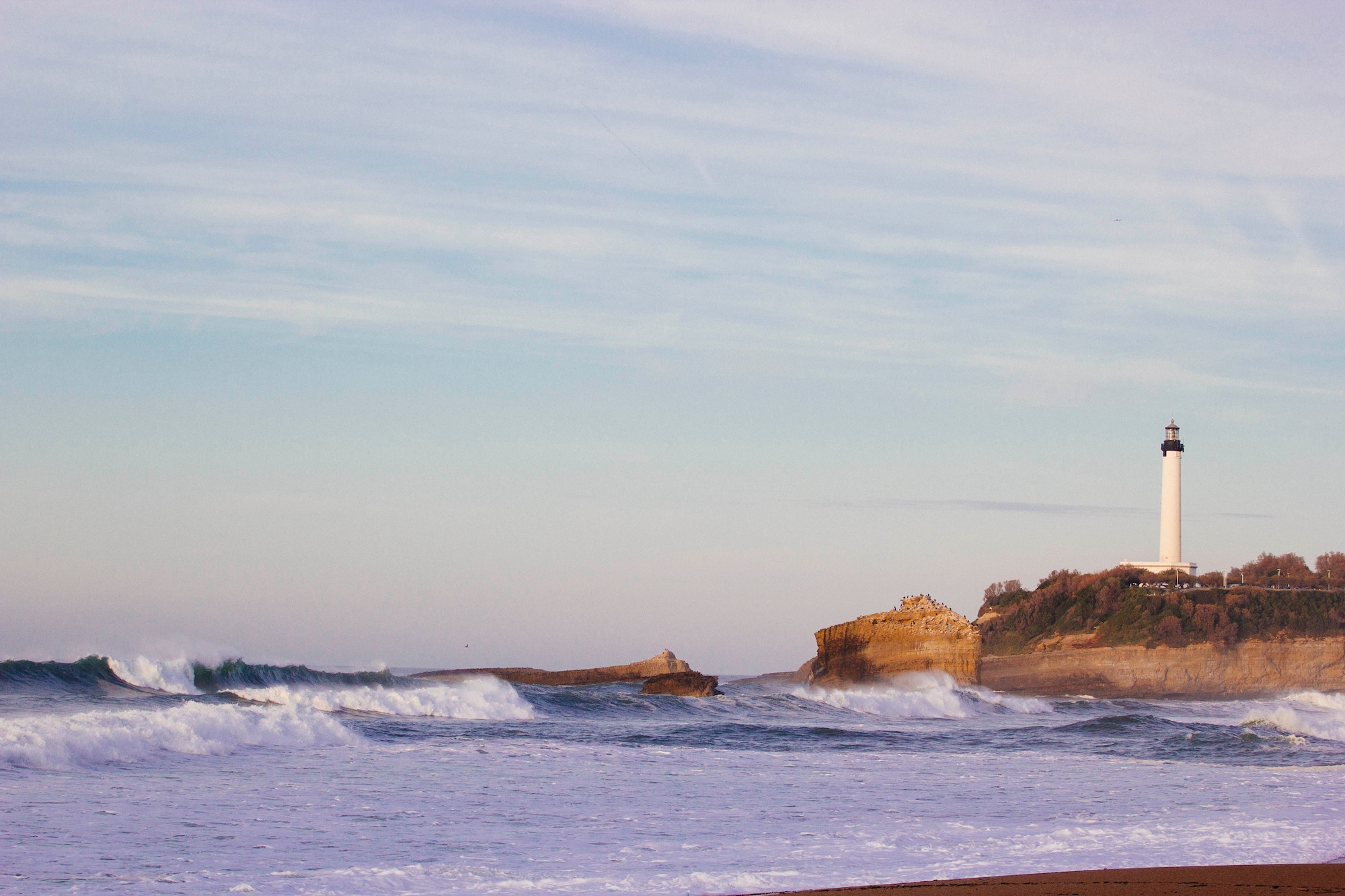 Surfing in France - Destination Guide to Surf France