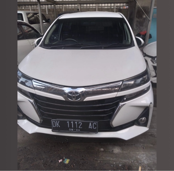 Toyota Avanza automatic 6 seaters