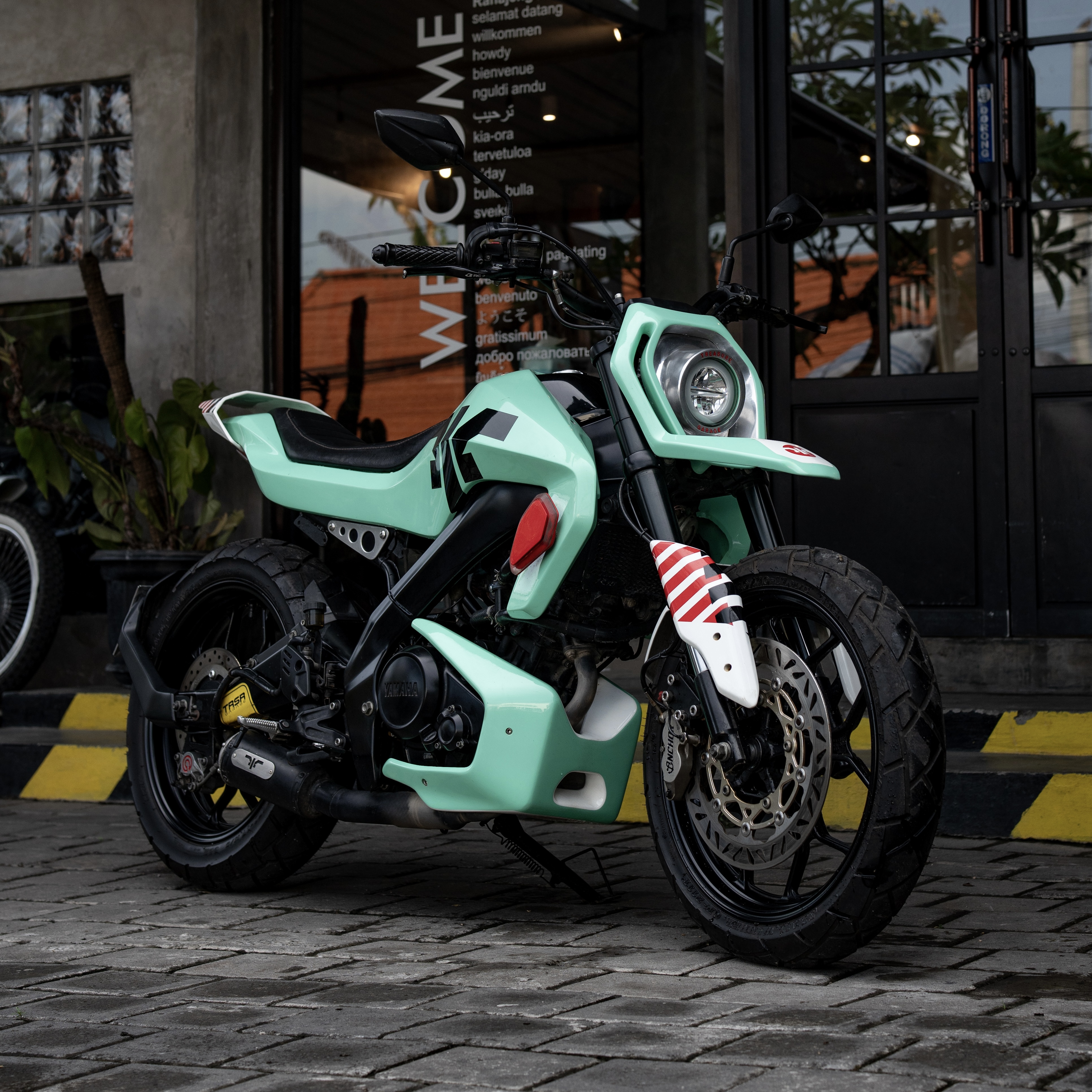 XSR Custom Nitro