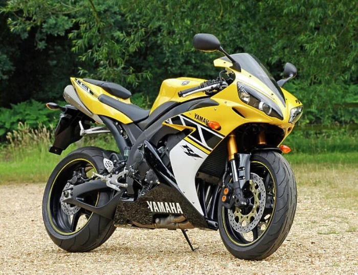 Yamaha R1
