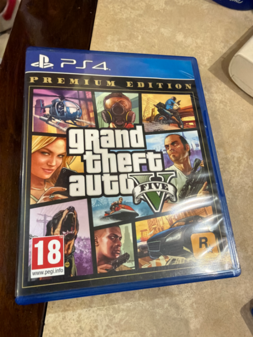 Grand Theft Auto V Five Premium Edition PS4