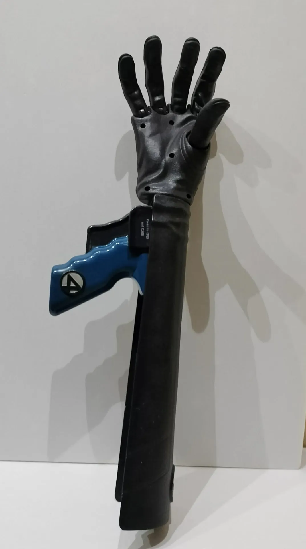 Mr. Fantastic Stretch & Grab Arm — Toy Biz, Fantastic Four (2005)