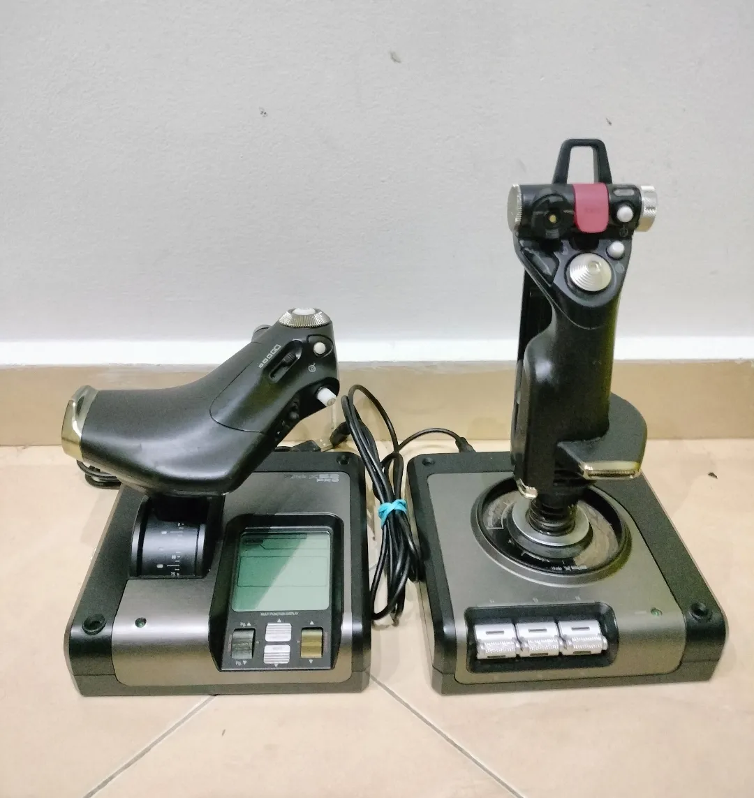 Saitek X52 Pro Flight Control System — HOTAS Set