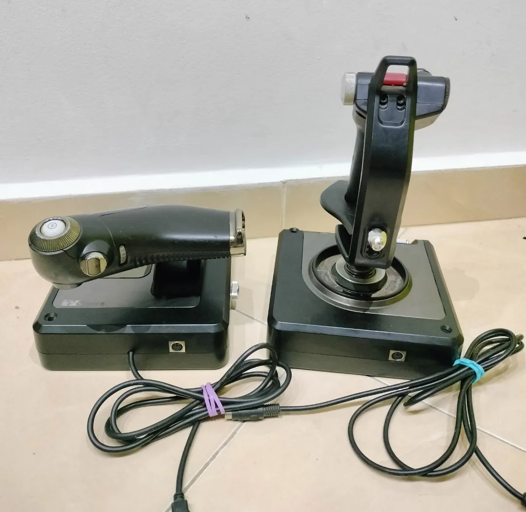 Saitek X52 Pro Flight Control System — HOTAS Set
