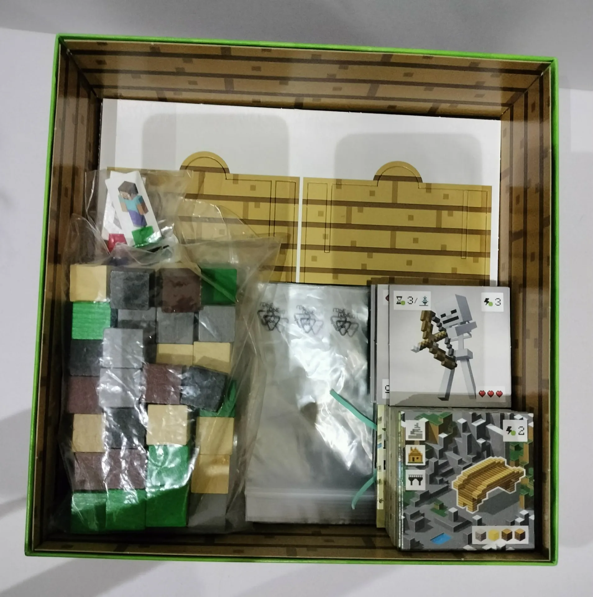Minecraft: Builders & Biomes — настолна игра