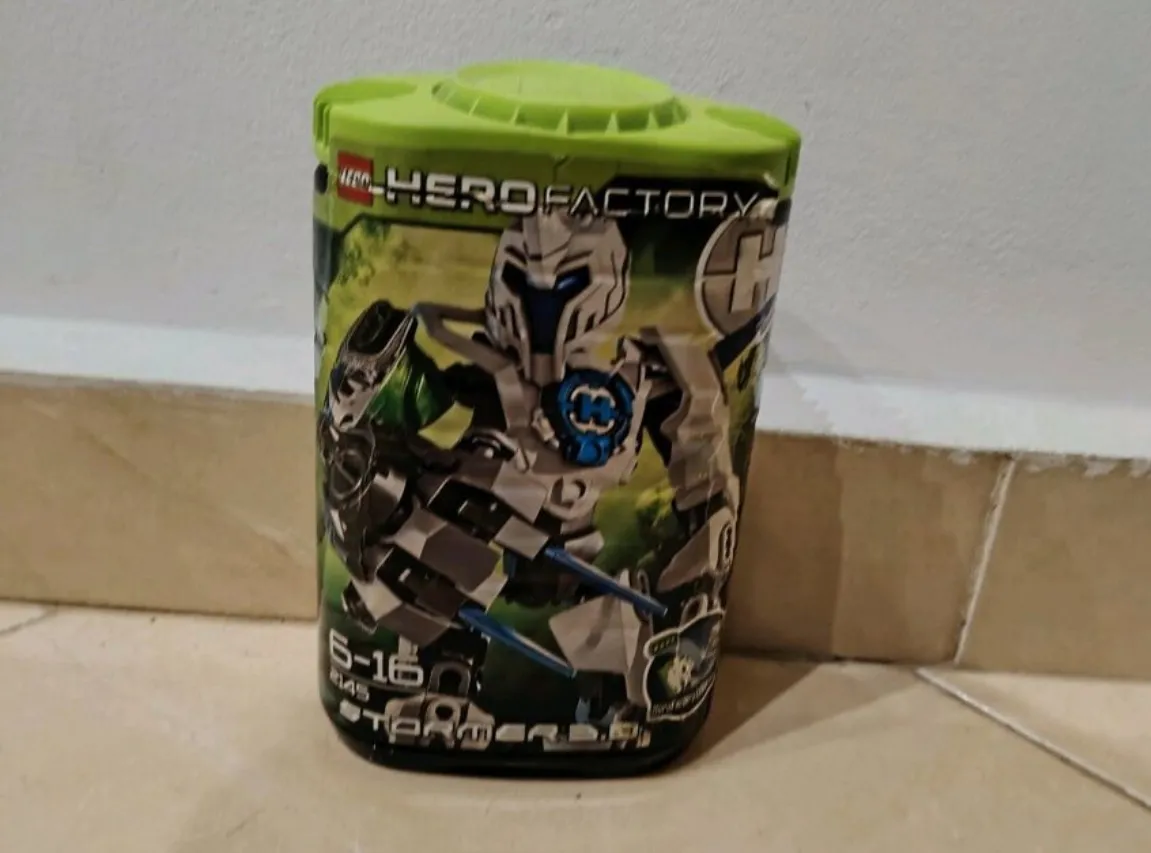 Lego hero factory 3.0 stormer 2011