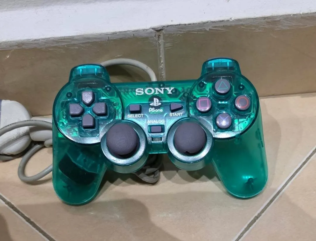 Sony PlayStation PS one DualShock SCPH-110 — прозрачно зелен контролер