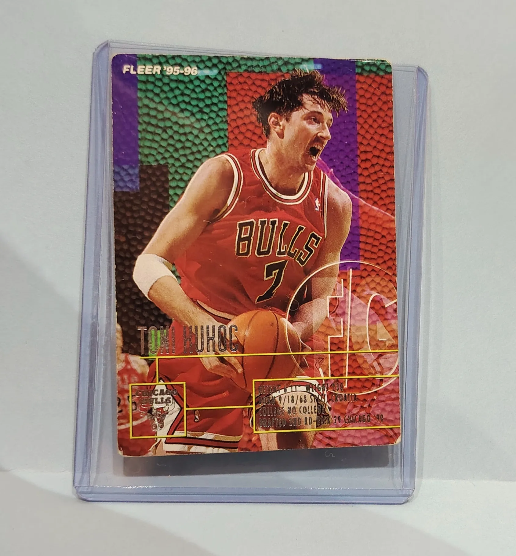 1995-96 Fleer Toni Kukoc #24 Chicago Bulls Basketball Card