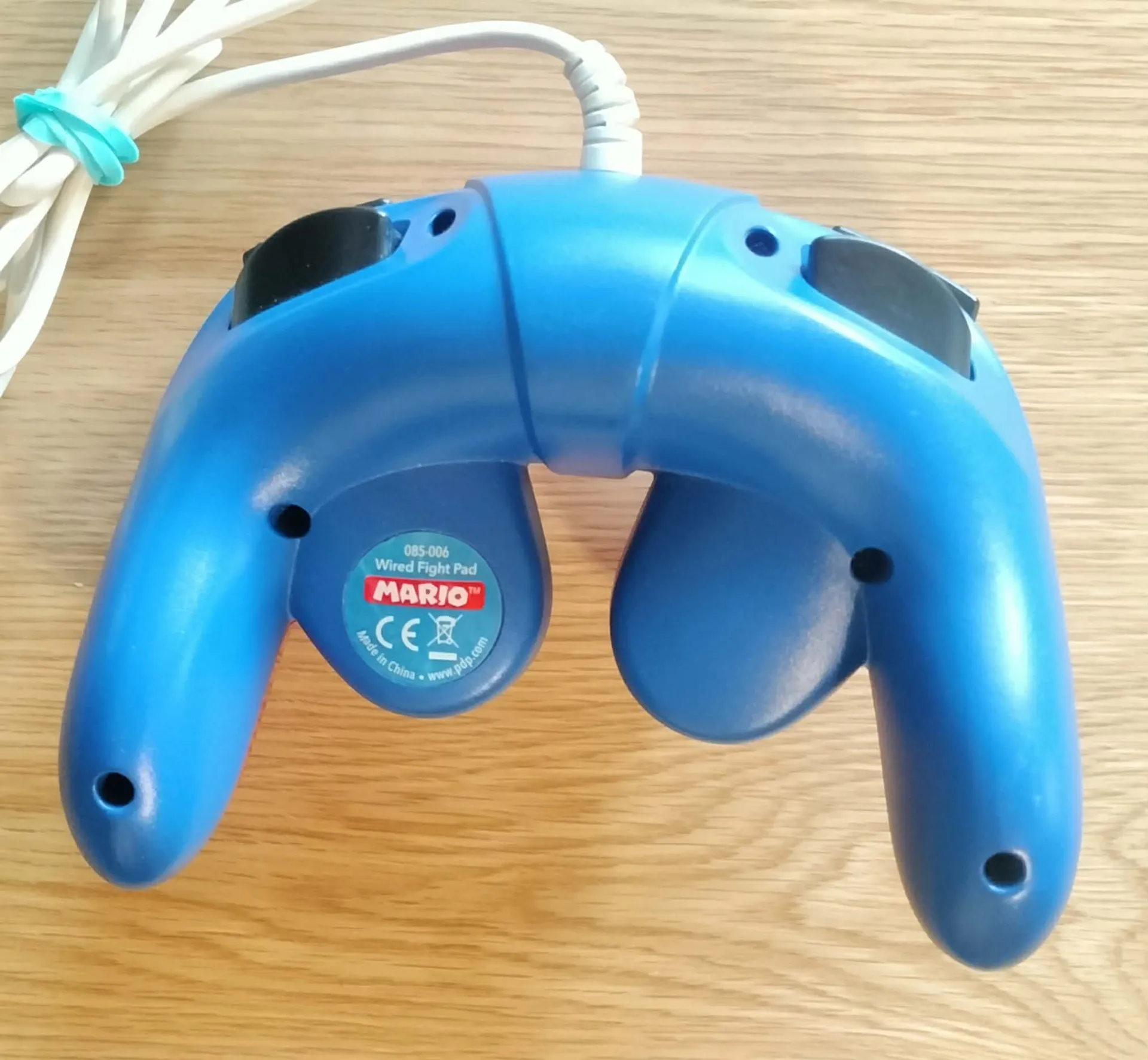 PDP Mario Wired Fight Pad за Nintendo Wii и Wii U