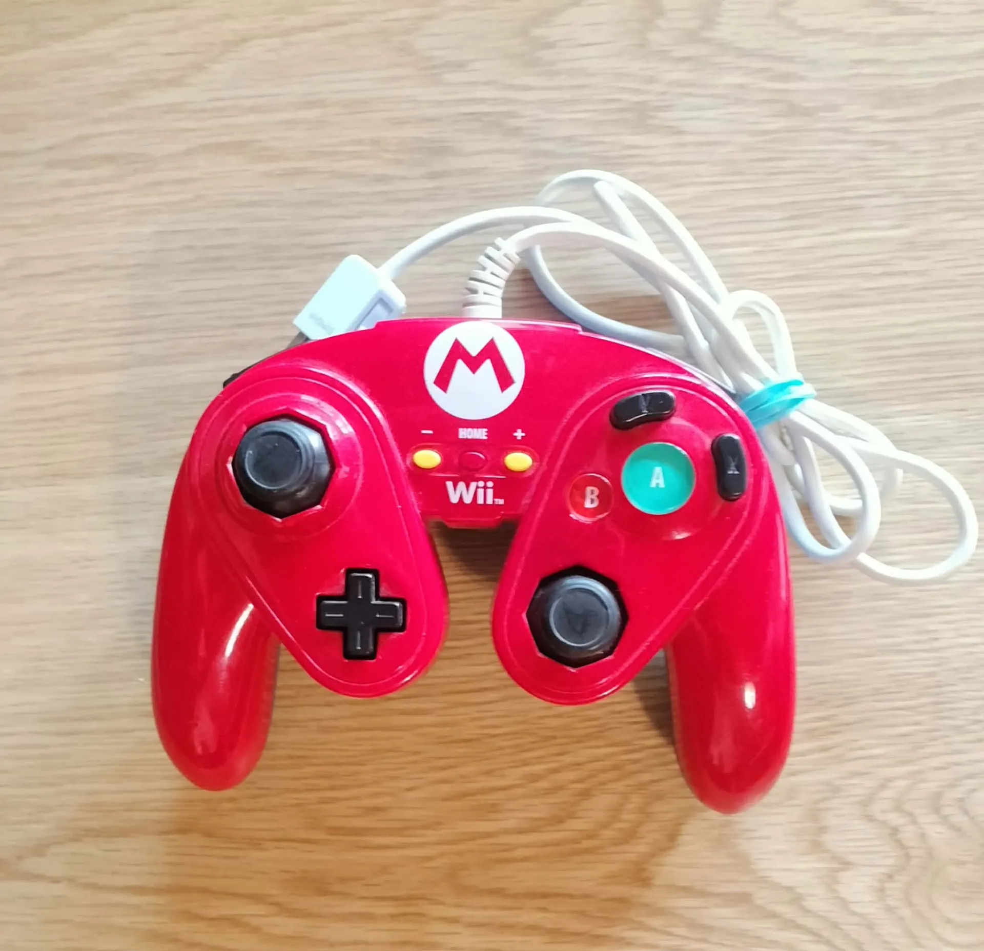 PDP Mario Wired Fight Pad за Nintendo Wii и Wii U