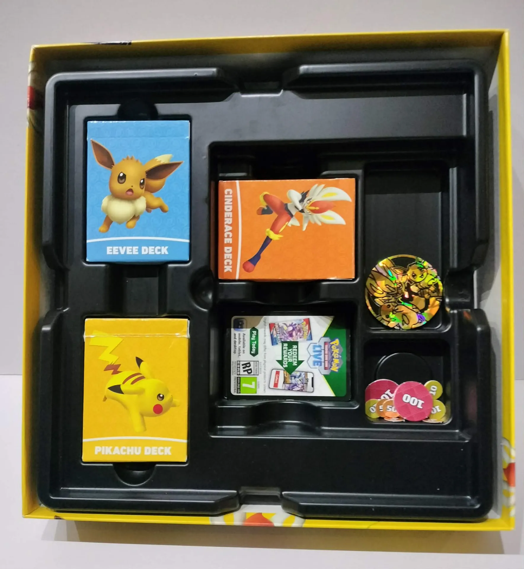 Pokémon TCG Battle Academy 2022 — Pikachu, Eevee и Cinderace V