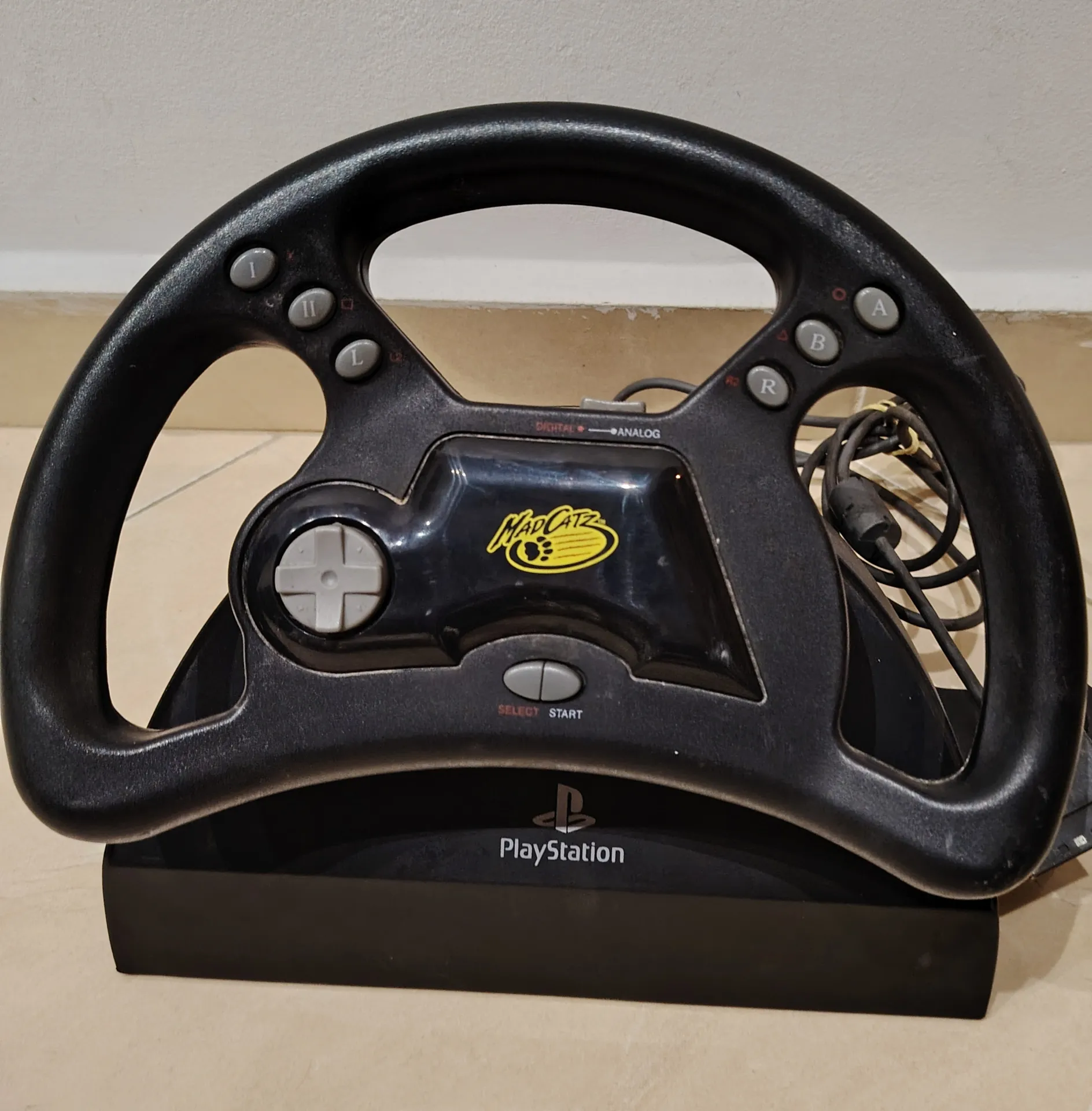 Mad Catz Dual Force Racing Wheel - PlayStation PS1/PS2