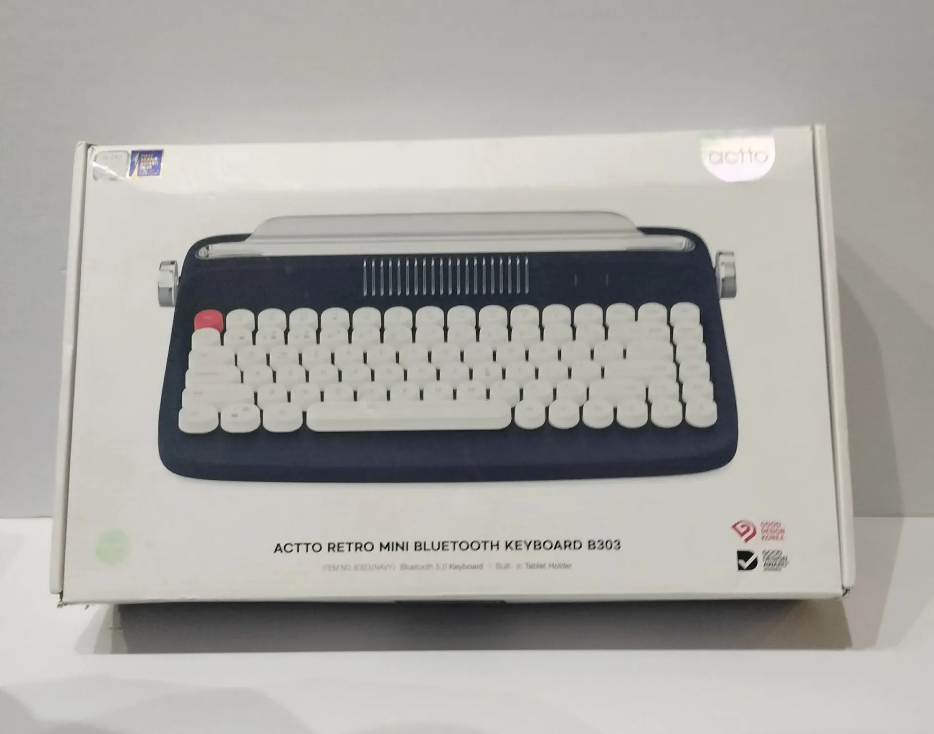 ACTTO Retro Mini Bluetooth Keyboard B303 — тъмносин