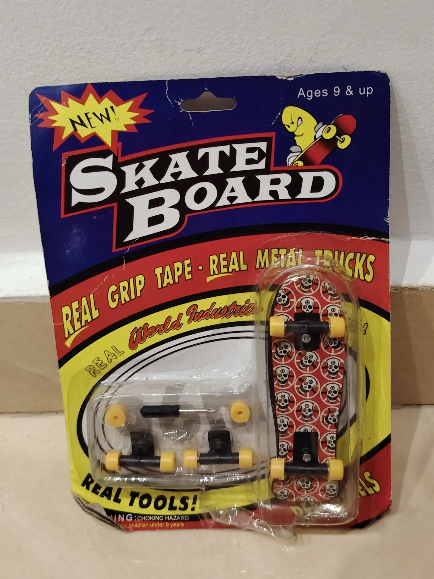 Goki Skateboard Finger Board Toy New in Package