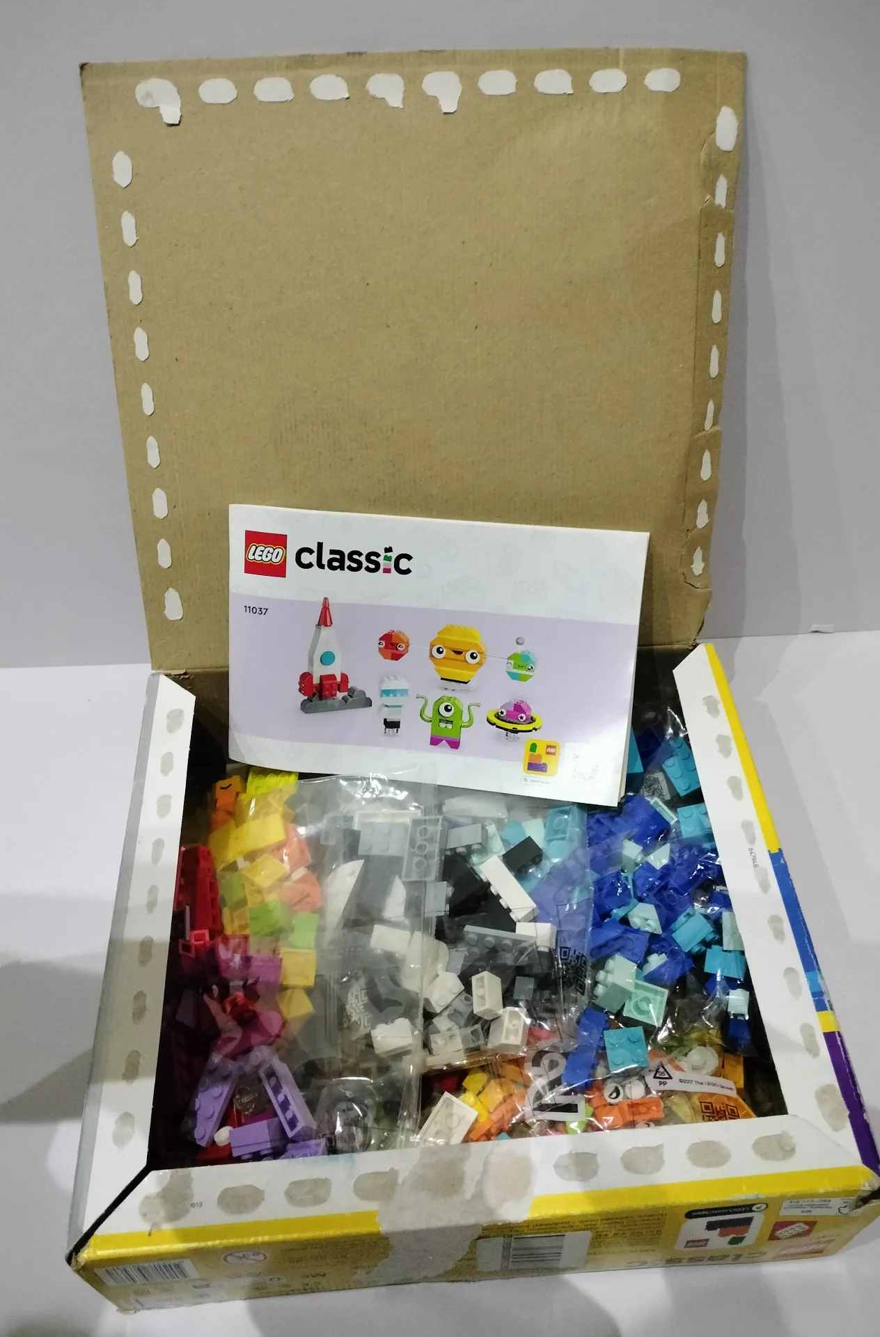 LEGO Classic Creative Space Planets 11037
