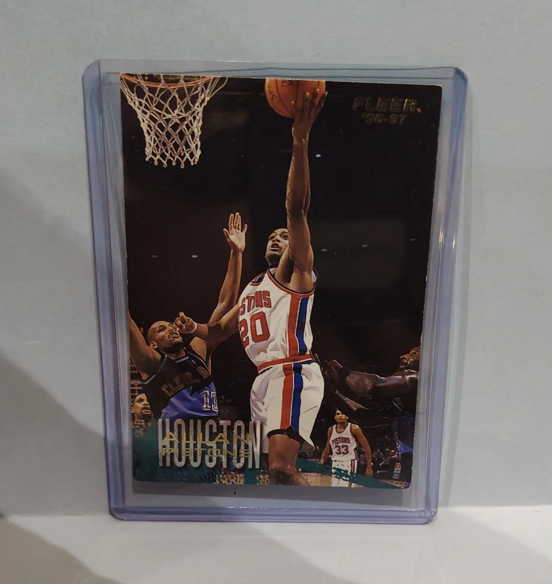 1996-97 Fleer/SkyBox Allan Houston #32 Detroit Pistons Basketball Card
