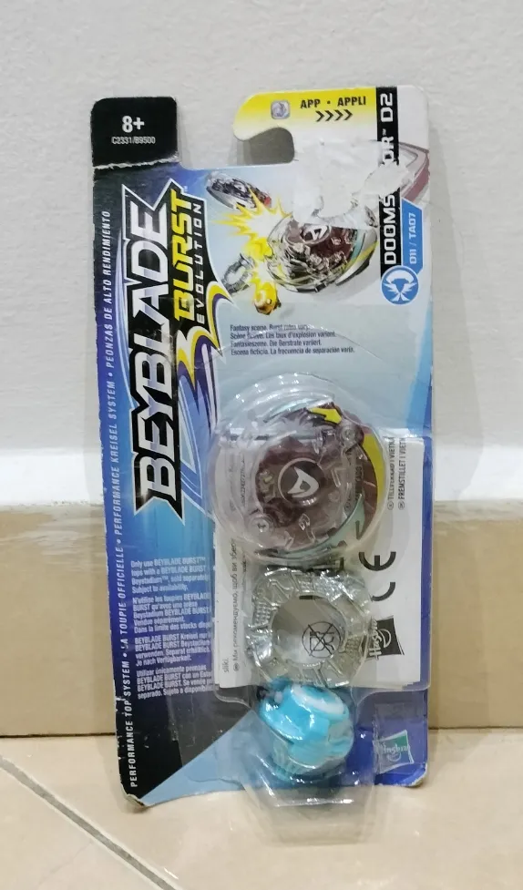 Beyblade Burst Evolution Doomscizor D2 стартов комплект Hasbro