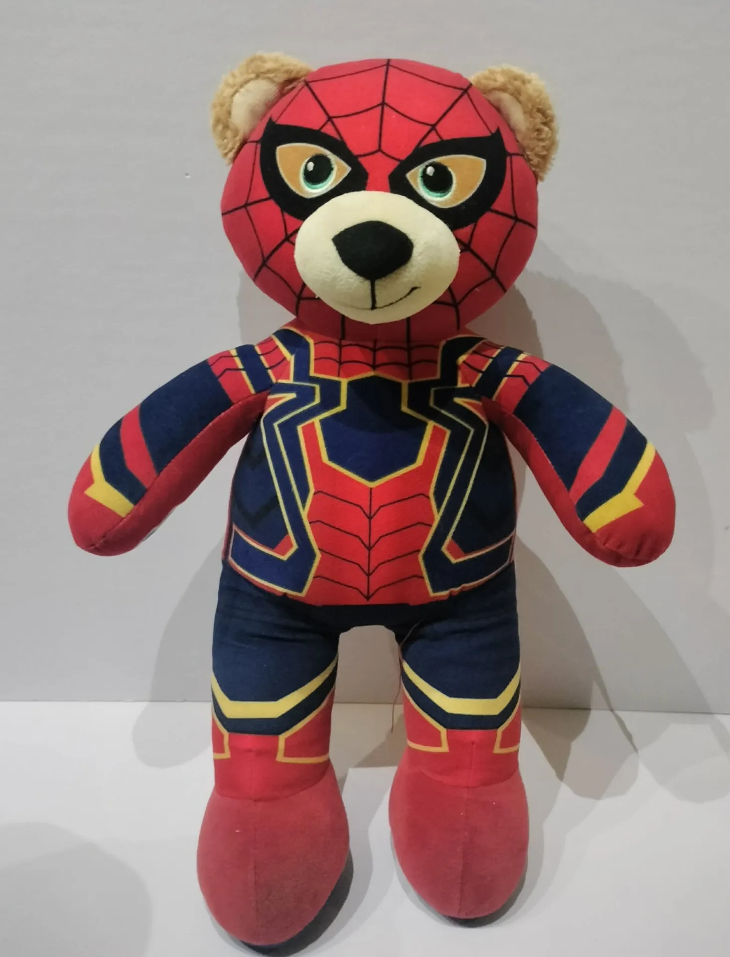 Build-A-Bear Marvel Spider-Man плюшено мече с костюм и дрехи