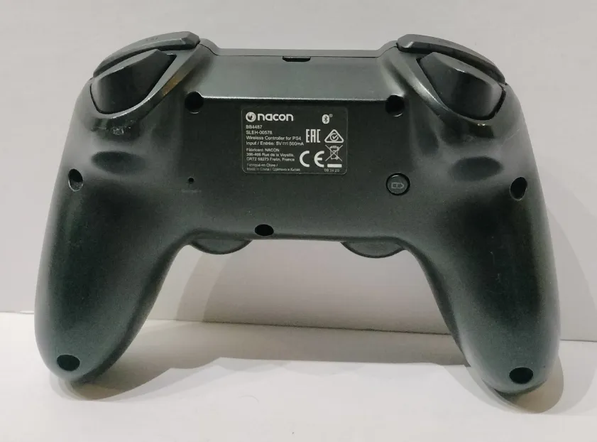 Nacon Asymmetric Wireless Controller за PS4/PC — BB4487