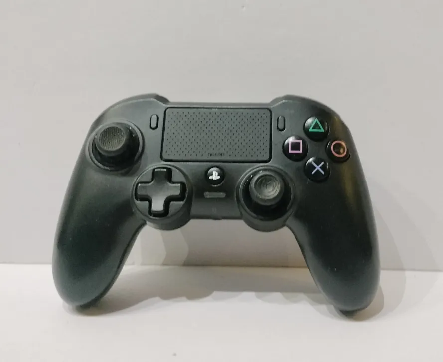 Nacon Asymmetric Wireless Controller за PS4/PC — BB4487