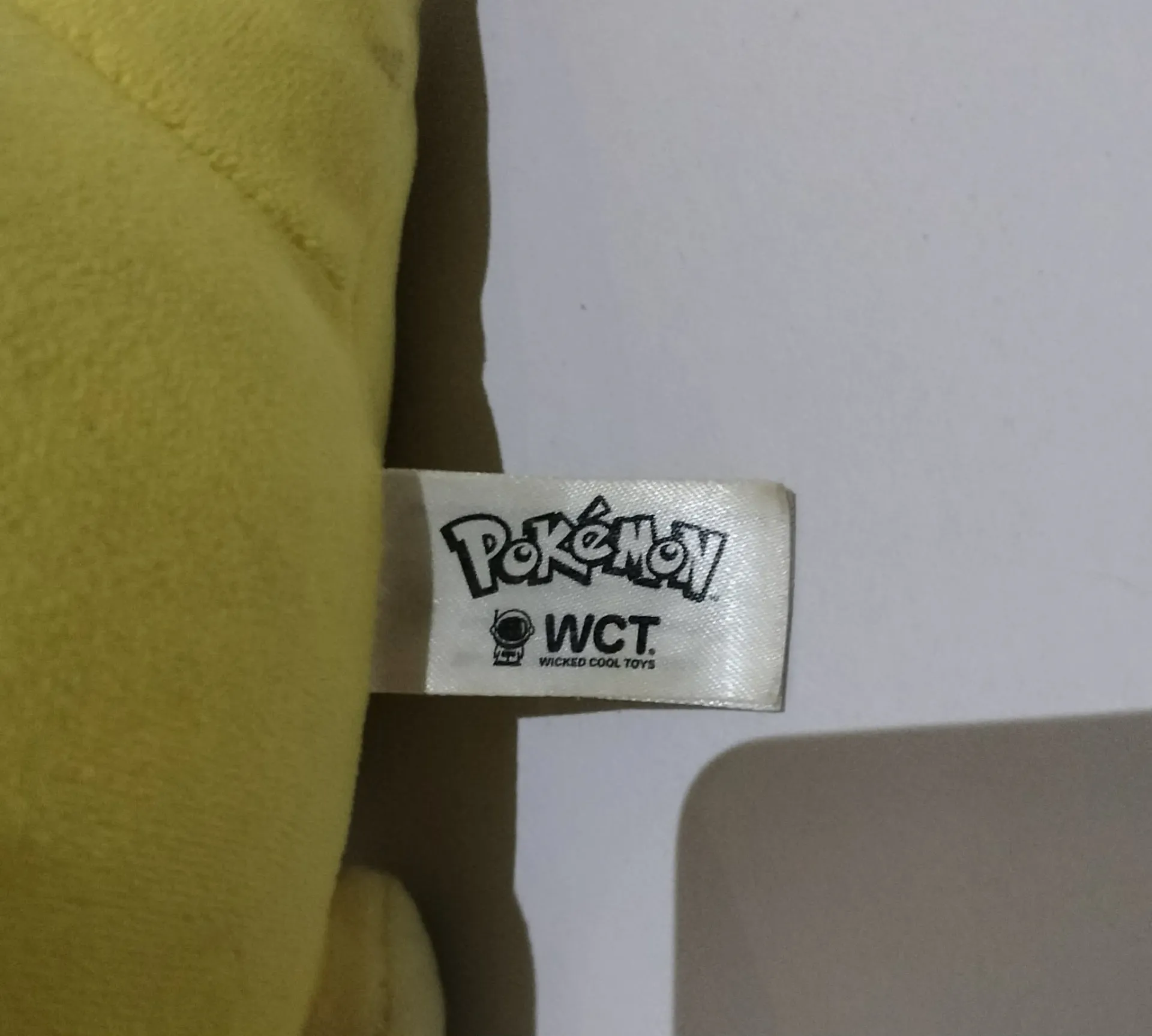 Плюшена играчка Pokémon Psyduck от Wicked Cool Toys