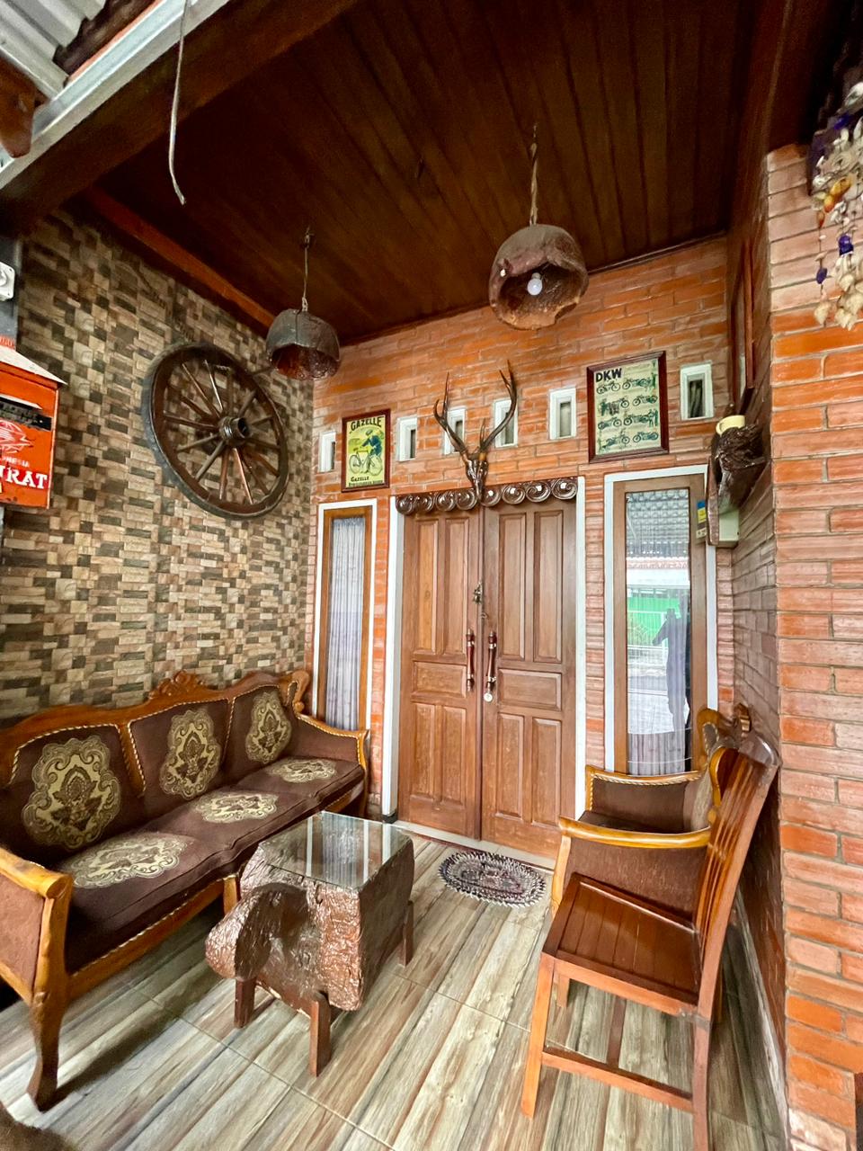 DIJUAL Rumah Bergaya Vintage Siap Huni Dekat Kampus view 2