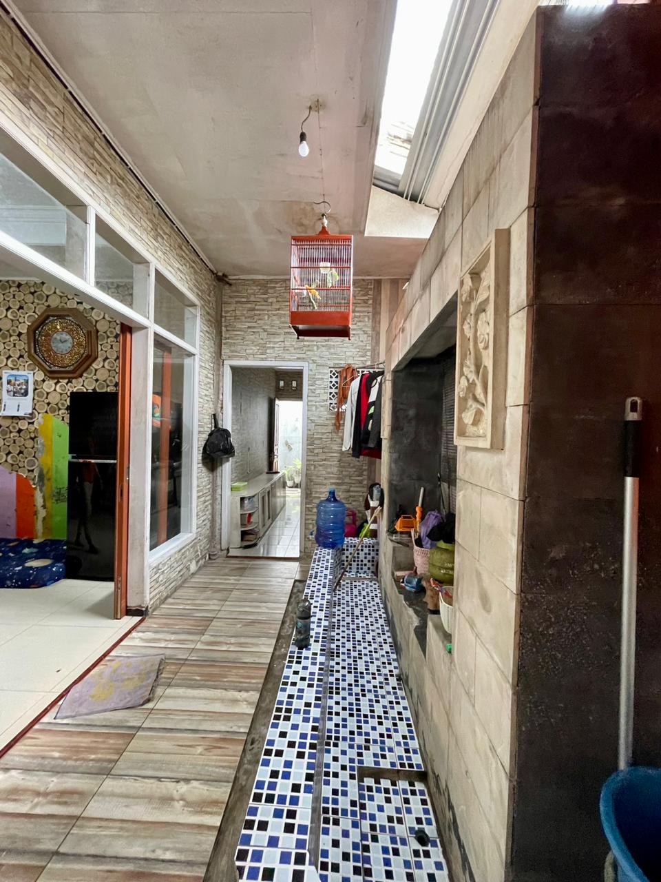 DIJUAL Rumah Bergaya Vintage Siap Huni Dekat Kampus view 4