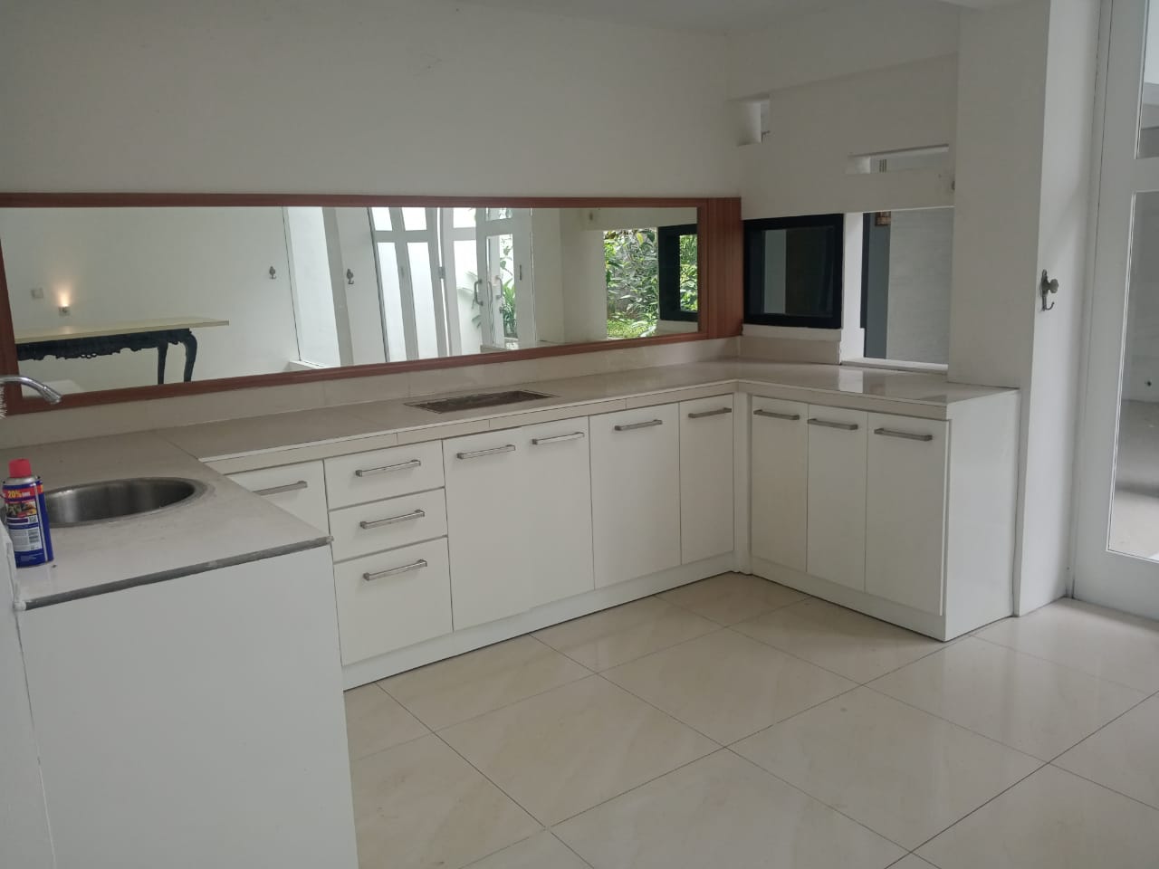 Dijual Cepat Bangunan Bergaya Kontemporer Di Pusat Kota Purwokerto - 5 Menit Alun-Alun view 2